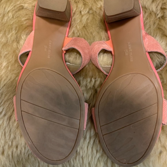 COPY - Anne Klein iflex coral leather mules with gold accents. US 7 - Picture 6 of 7